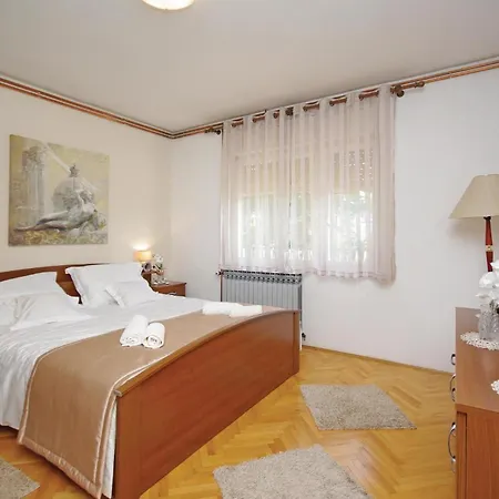 Apartment Gorgeous In With Wifi Sestanovac